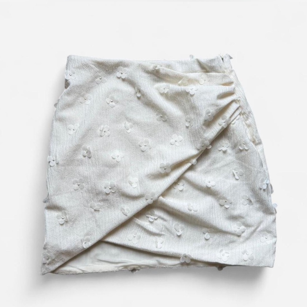 Storia Cream Textured Mini Skirt